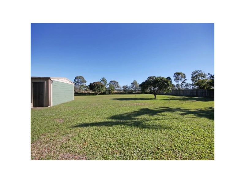 33 Rogers Street, Beachmere QLD 4510