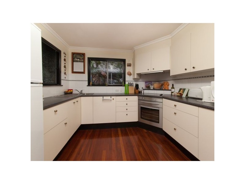 41 David Road, Holland Park QLD 4121