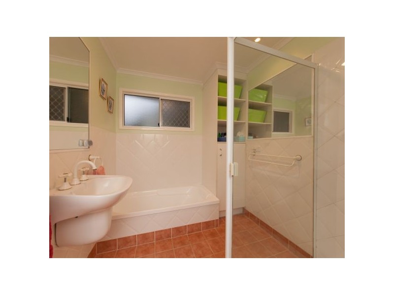 41 David Road, Holland Park QLD 4121