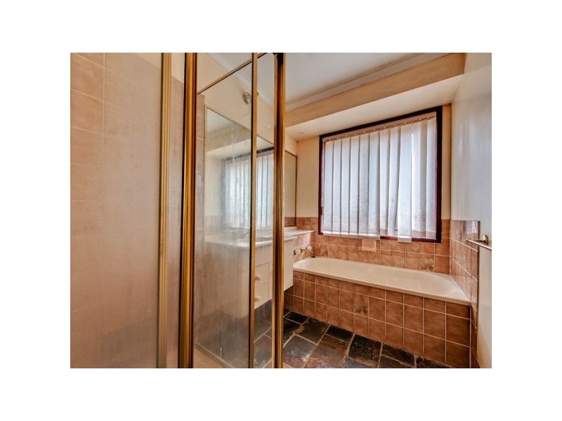 11 Amelia Court,, Camira QLD 4300