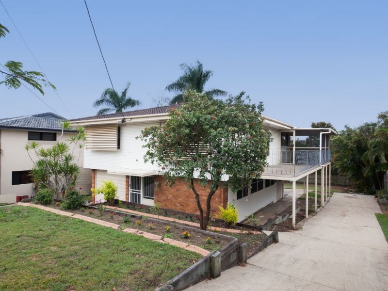 32 Mee Street, Carina QLD 4152