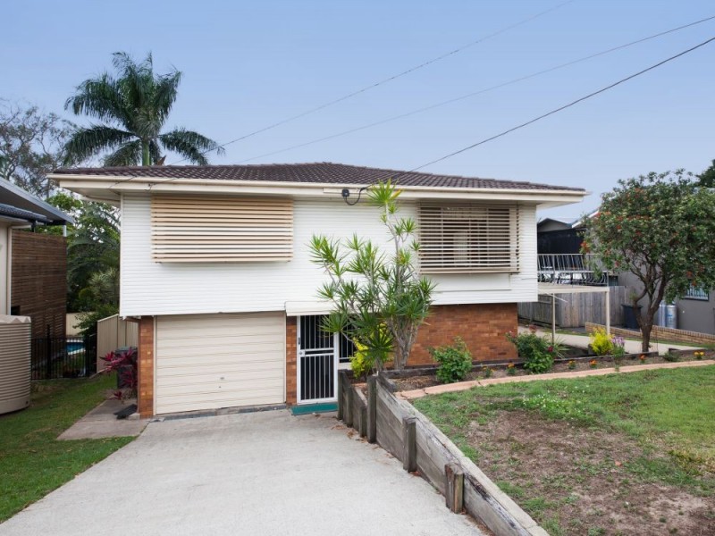 32 Mee Street, Carina QLD 4152