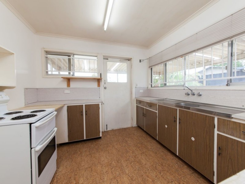 32 Mee Street, Carina QLD 4152