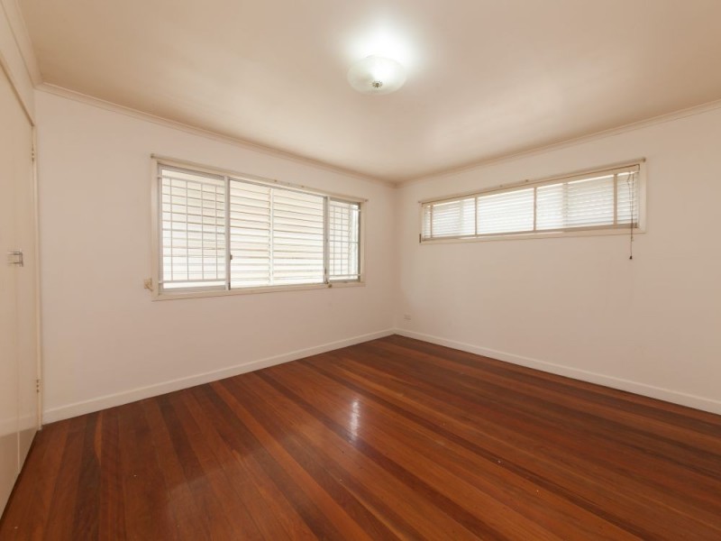 32 Mee Street, Carina QLD 4152