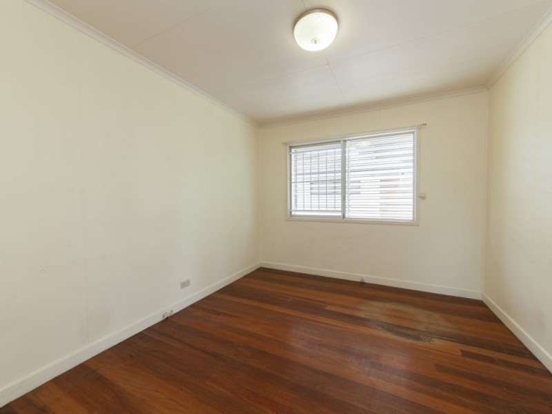 32 Mee Street, Carina QLD 4152