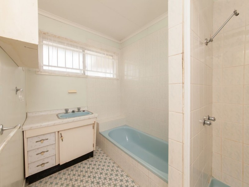 32 Mee Street, Carina QLD 4152