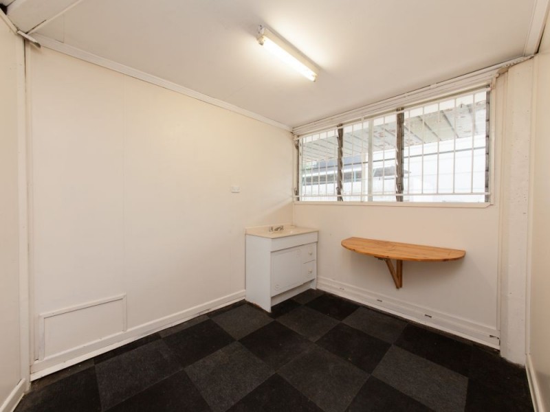 32 Mee Street, Carina QLD 4152