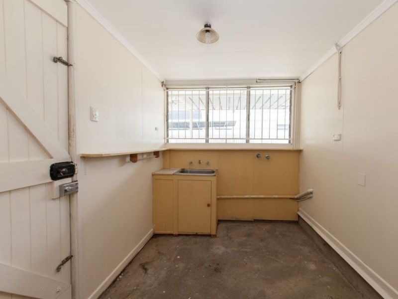 32 Mee Street, Carina QLD 4152