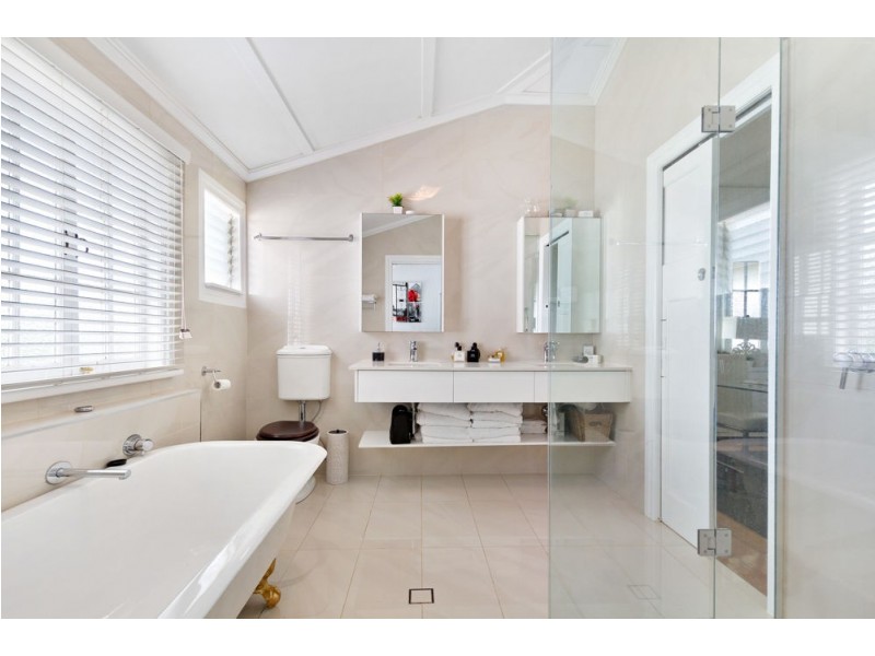 126 Mein Street, Hendra QLD 4011