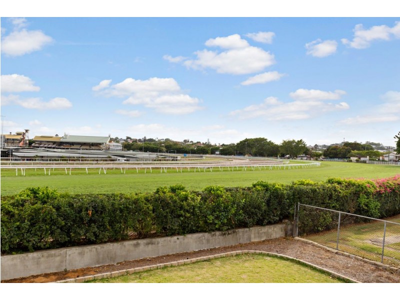 126 Mein Street, Hendra QLD 4011