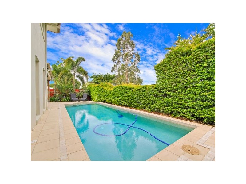 1 Hamilton Close, Forest Lake QLD 4078