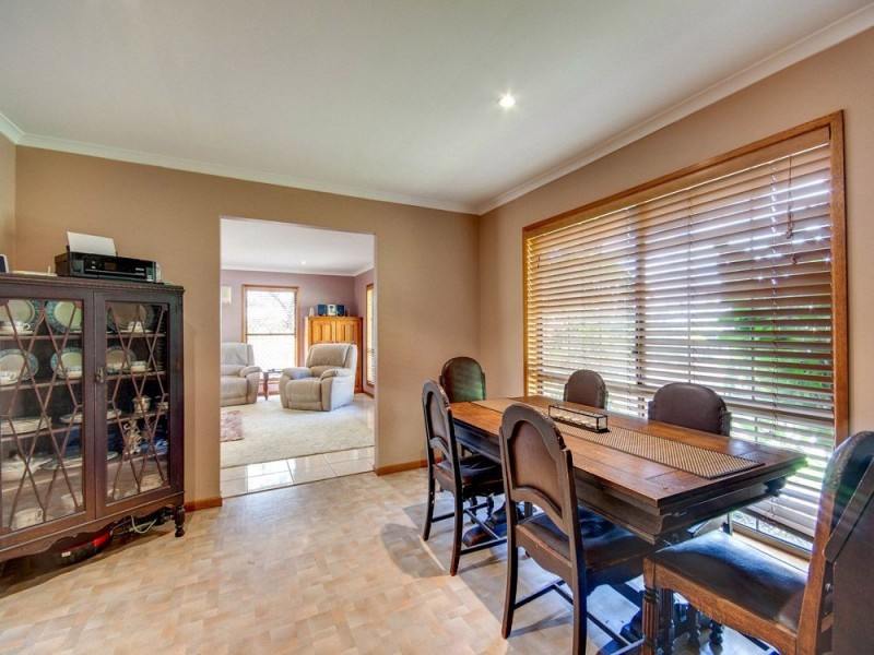 18 Calypso Court, Eatons Hill QLD 4037