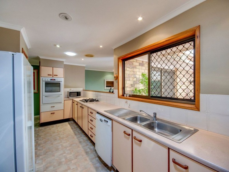 18 Calypso Court, Eatons Hill QLD 4037