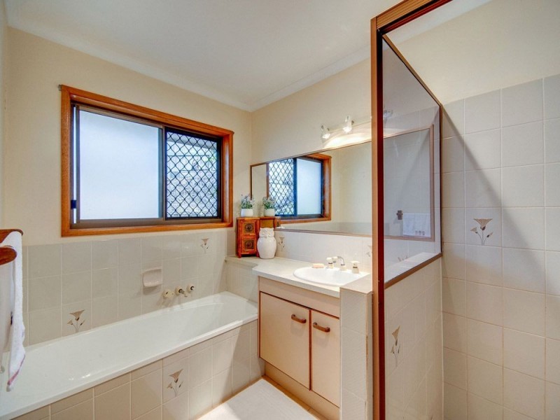 18 Calypso Court, Eatons Hill QLD 4037