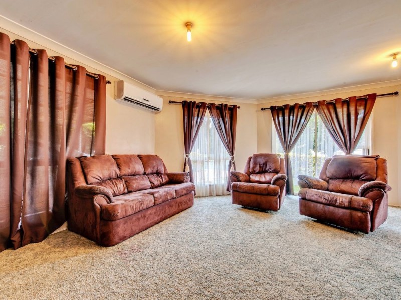 38 Cowley Drive, Flinders View QLD 4305