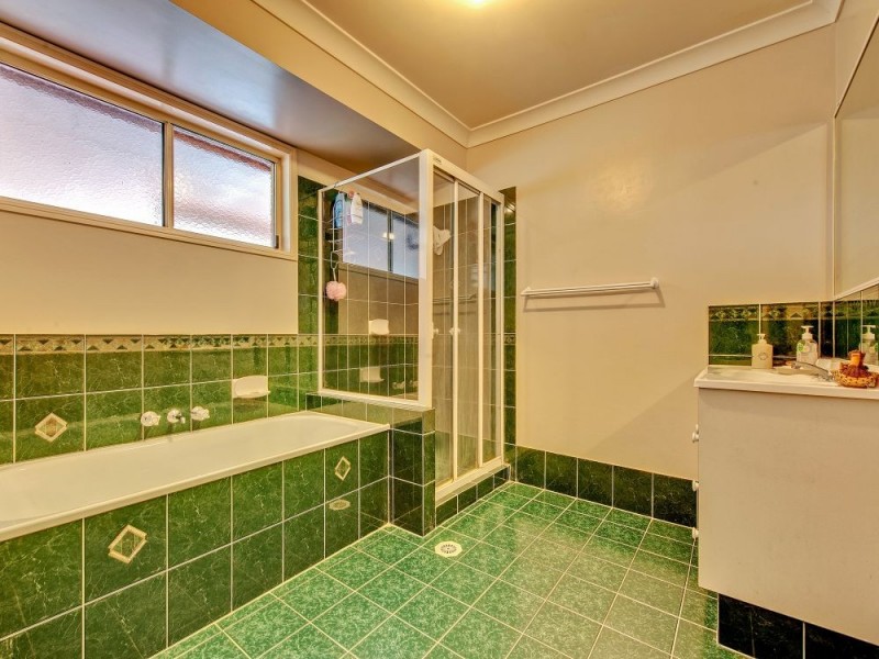 38 Cowley Drive, Flinders View QLD 4305