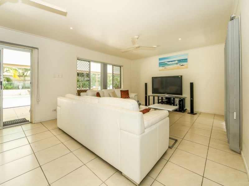 7 Macquarie Avenue, Molendinar QLD 4214