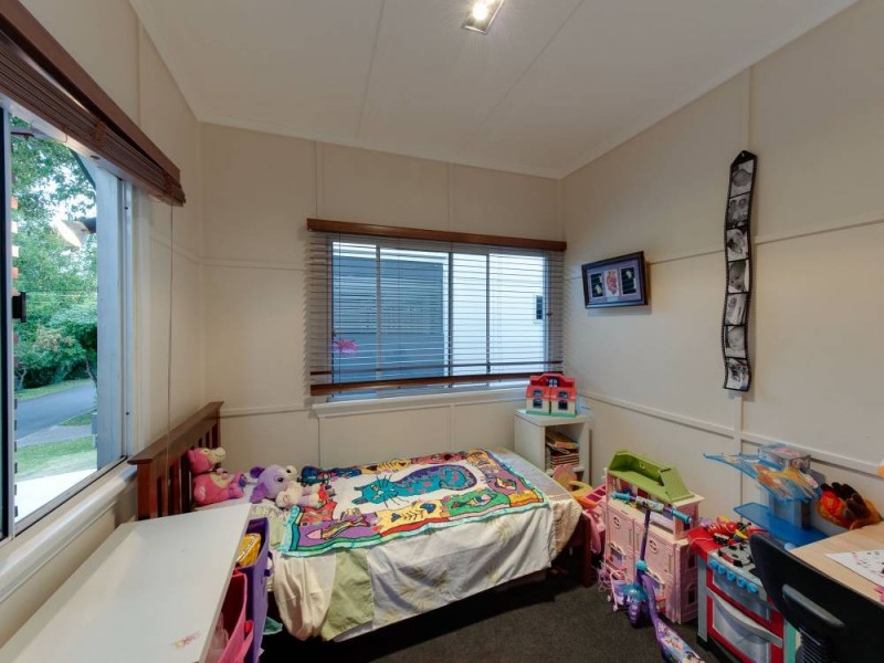 80 Dorrington Drive, Ashgrove QLD 4060