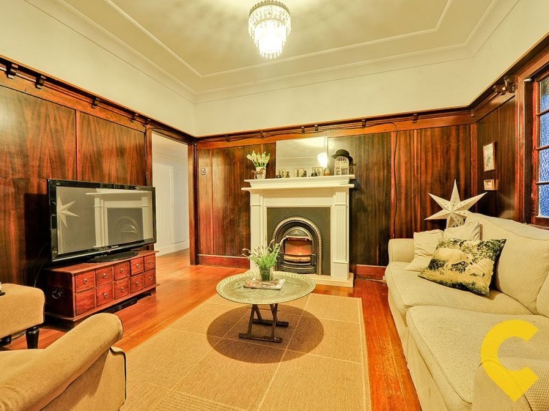 402 Waterworks Road, Ashgrove QLD 4060