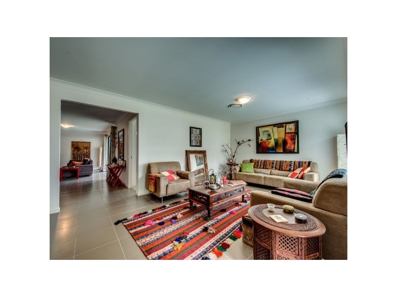 18 Tropical Drive, Forest Lake QLD 4078