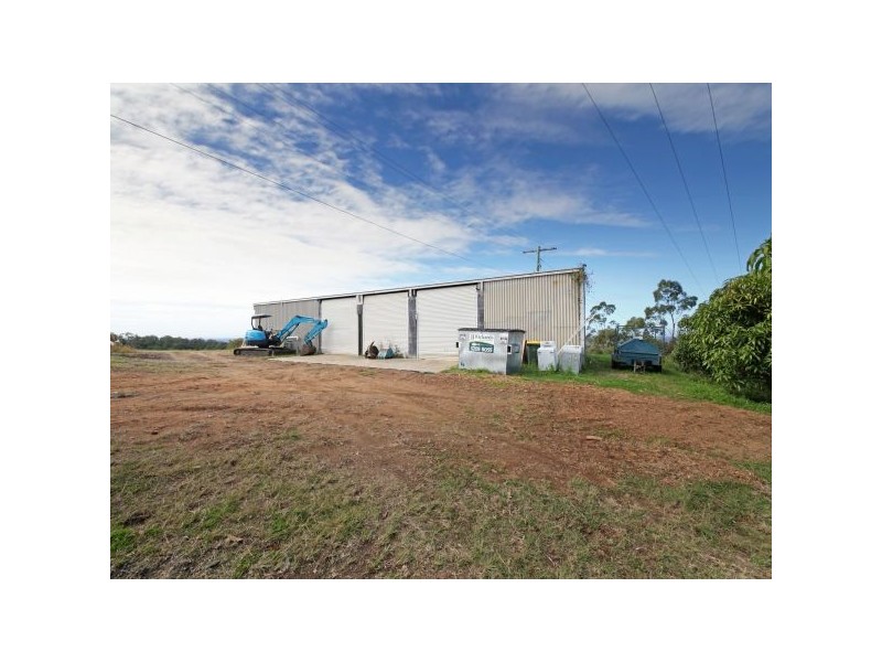 555 Clear Mountain Road, Clear Mountain QLD 4500
