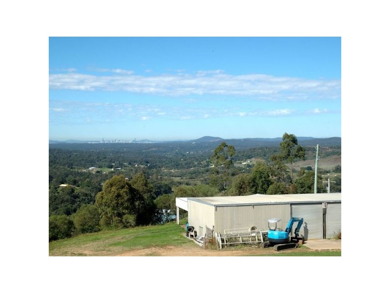 555 Clear Mountain Road, Clear Mountain QLD 4500