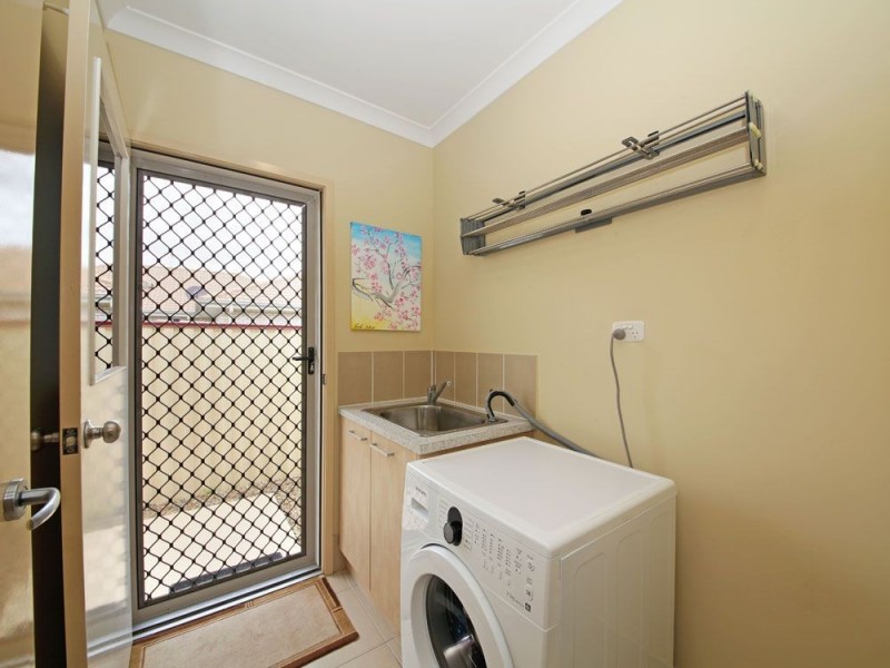 16 Dear Place, Bellmere QLD 4510