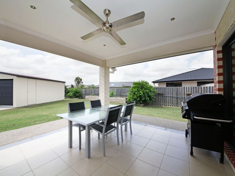 16 Dear Place, Bellmere QLD 4510