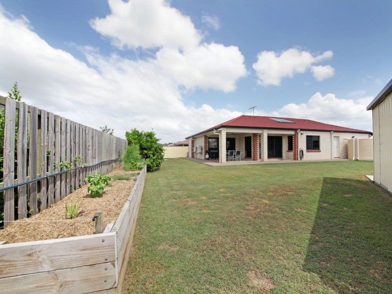 16 Dear Place, Bellmere QLD 4510