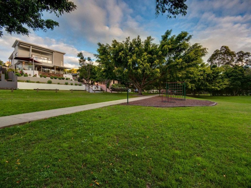 90 Stringybark Drive, Chermside West QLD 4032