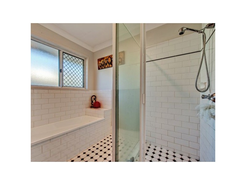 9 Radiata Place, Forest Lake QLD 4078