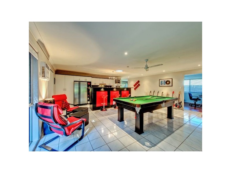 9 Radiata Place, Forest Lake QLD 4078