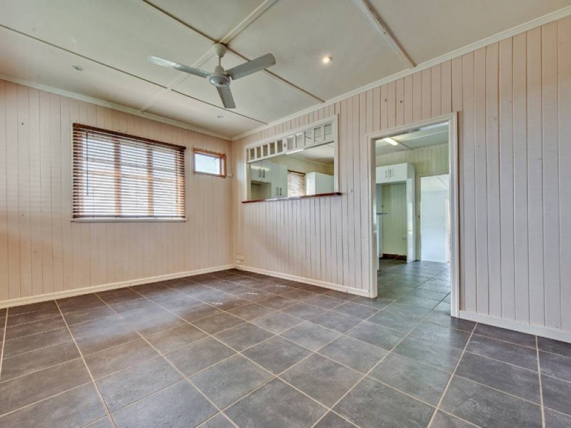 242 Warwick Road, Churchill QLD 4305