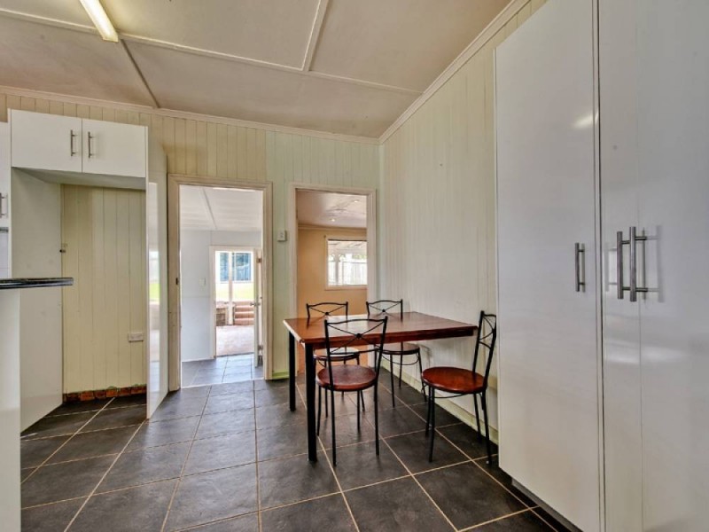 242 Warwick Road, Churchill QLD 4305