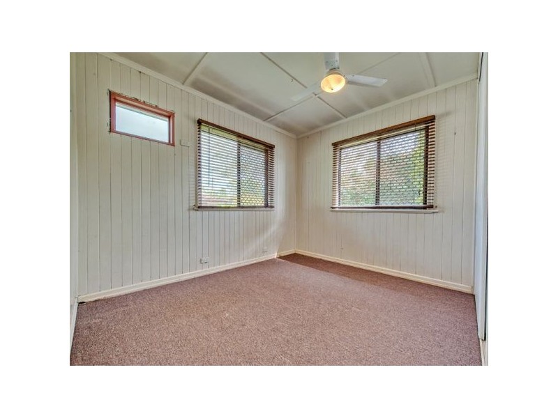 242 Warwick Road, Churchill QLD 4305