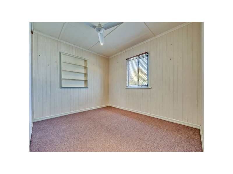 242 Warwick Road, Churchill QLD 4305