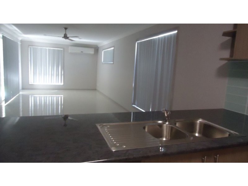 8 Wylie Court, Springfield Lakes QLD 4300