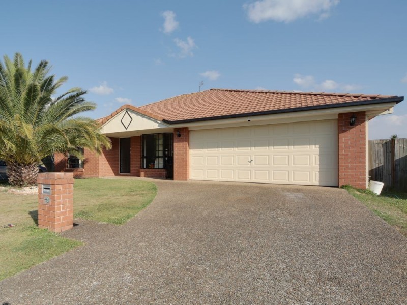 18 Blueash Crescent, Oxenford QLD 4210