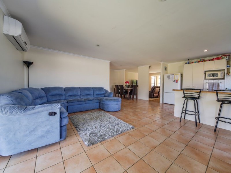 18 Blueash Crescent, Oxenford QLD 4210