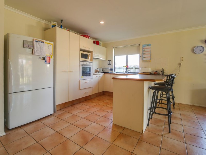 18 Blueash Crescent, Oxenford QLD 4210