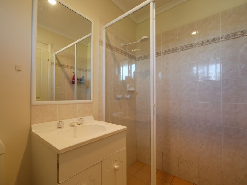 18 Blueash Crescent, Oxenford QLD 4210