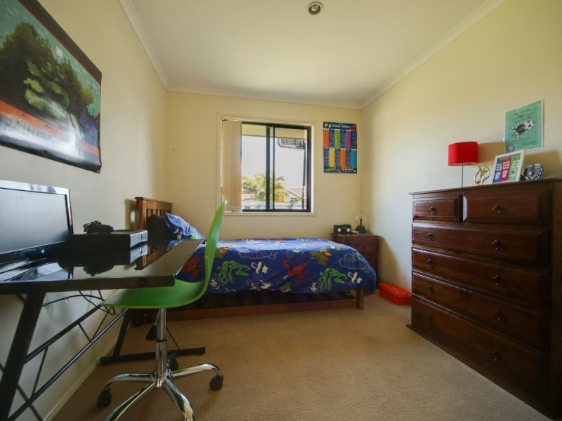 18 Blueash Crescent, Oxenford QLD 4210