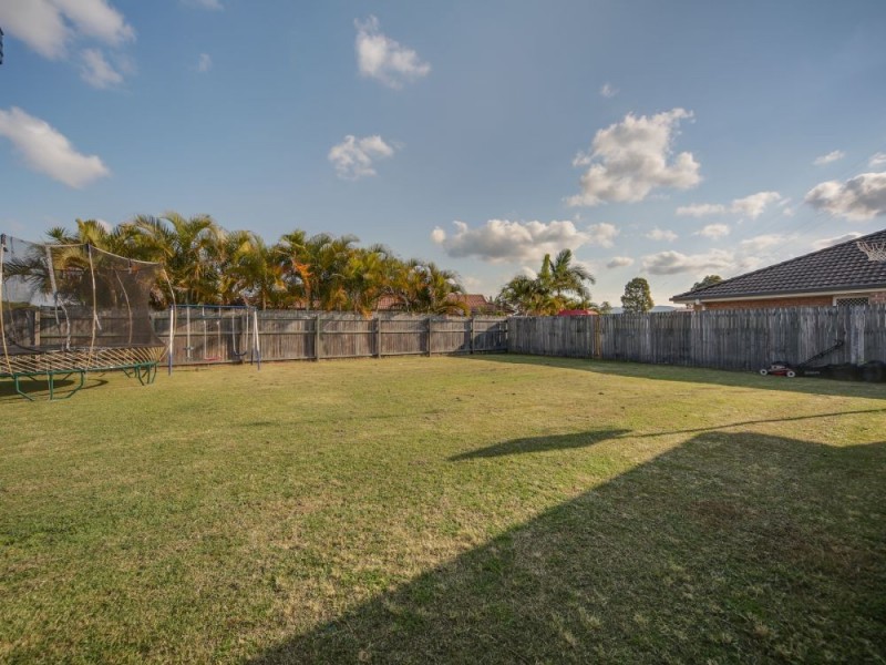 18 Blueash Crescent, Oxenford QLD 4210