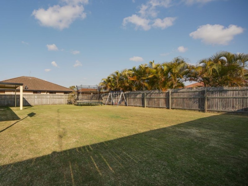 18 Blueash Crescent, Oxenford QLD 4210