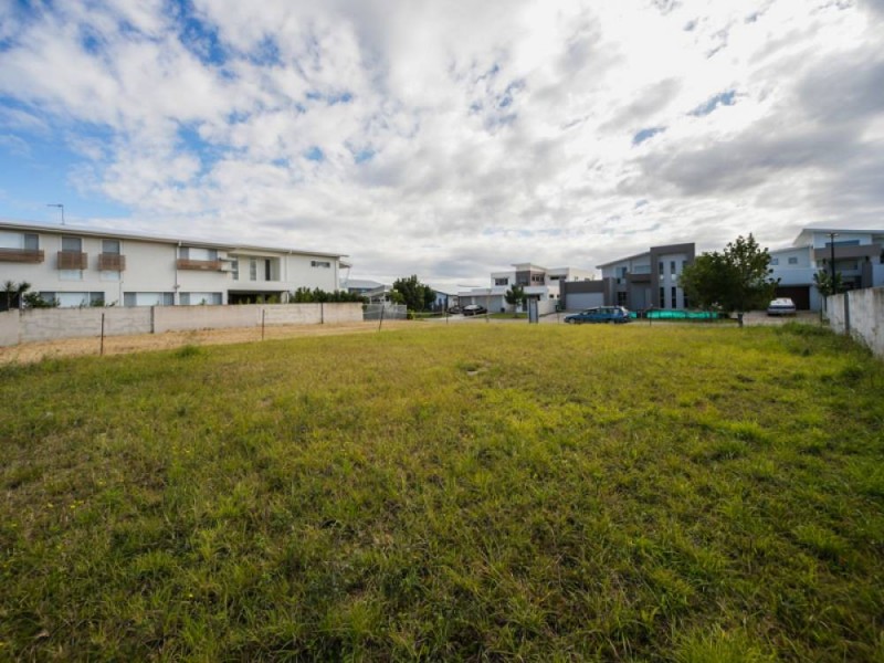 4 Quayside Drive, Helensvale QLD 4212