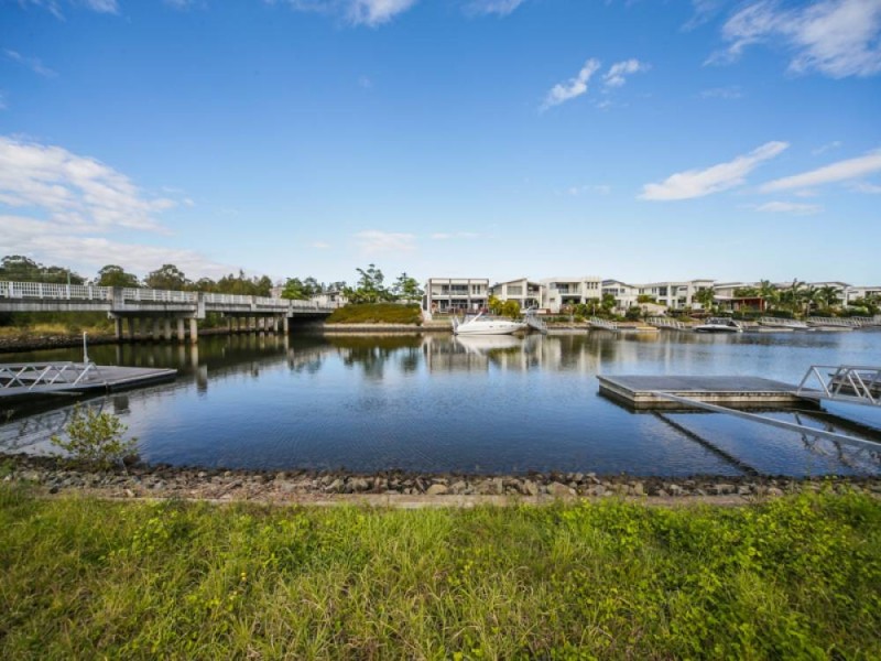 4 Quayside Drive, Helensvale QLD 4212