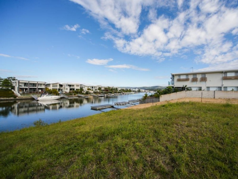 4 Quayside Drive, Helensvale QLD 4212
