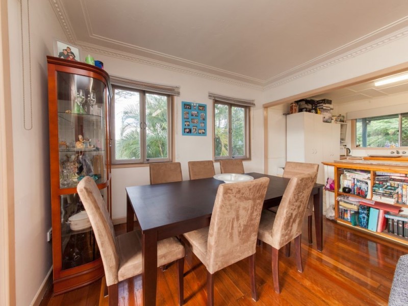 106 Marshall Road, Holland Park QLD 4121