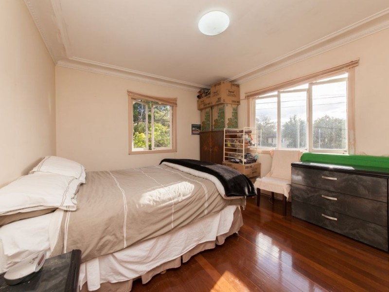 106 Marshall Road, Holland Park QLD 4121