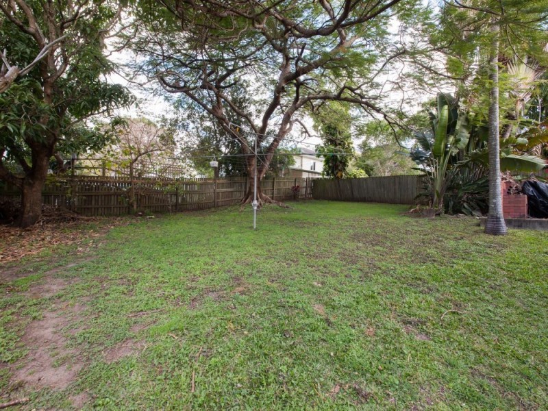 106 Marshall Road, Holland Park QLD 4121